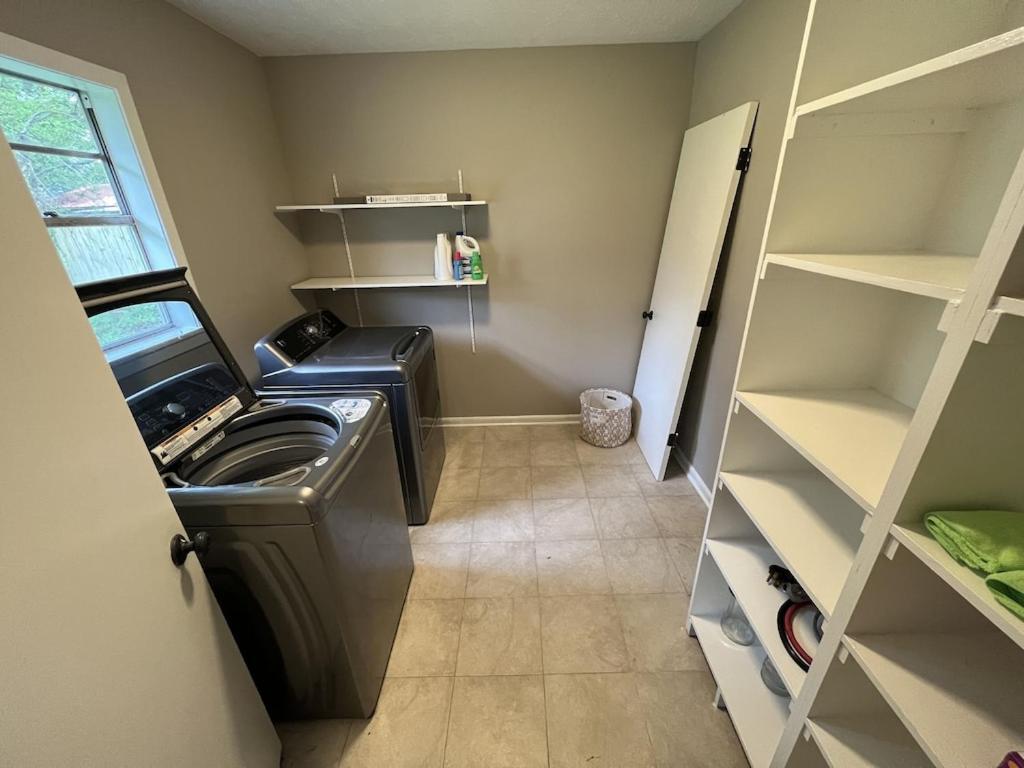 Spacious 3 Bedroom Home Near Amphitheater/Baseball/Shopping And Much More بيرل المظهر الخارجي الصورة